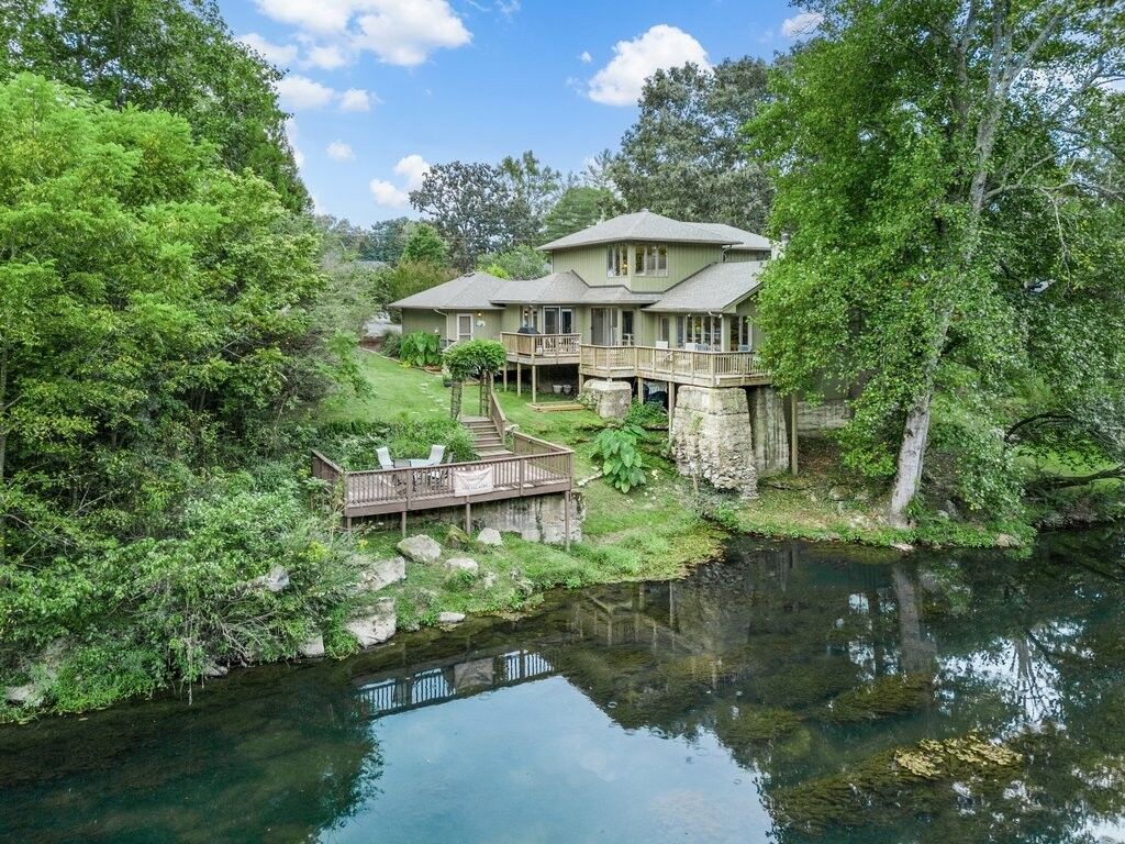 Property Photo:  570 Mortons Lake Rd  TN 37355 