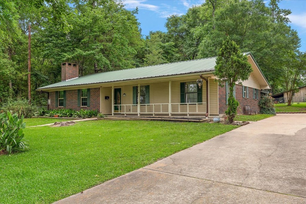 Property Photo:  155 Country Craft Road  TX 75904 