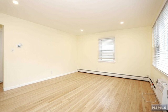 Property Photo:  42 East Prospect Street  NJ 07463 