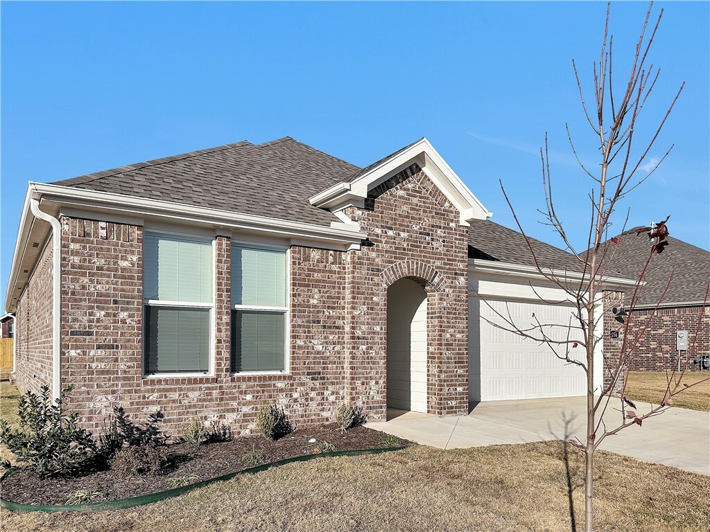 Property Photo:  3100 N Bella Street  AR 72761 