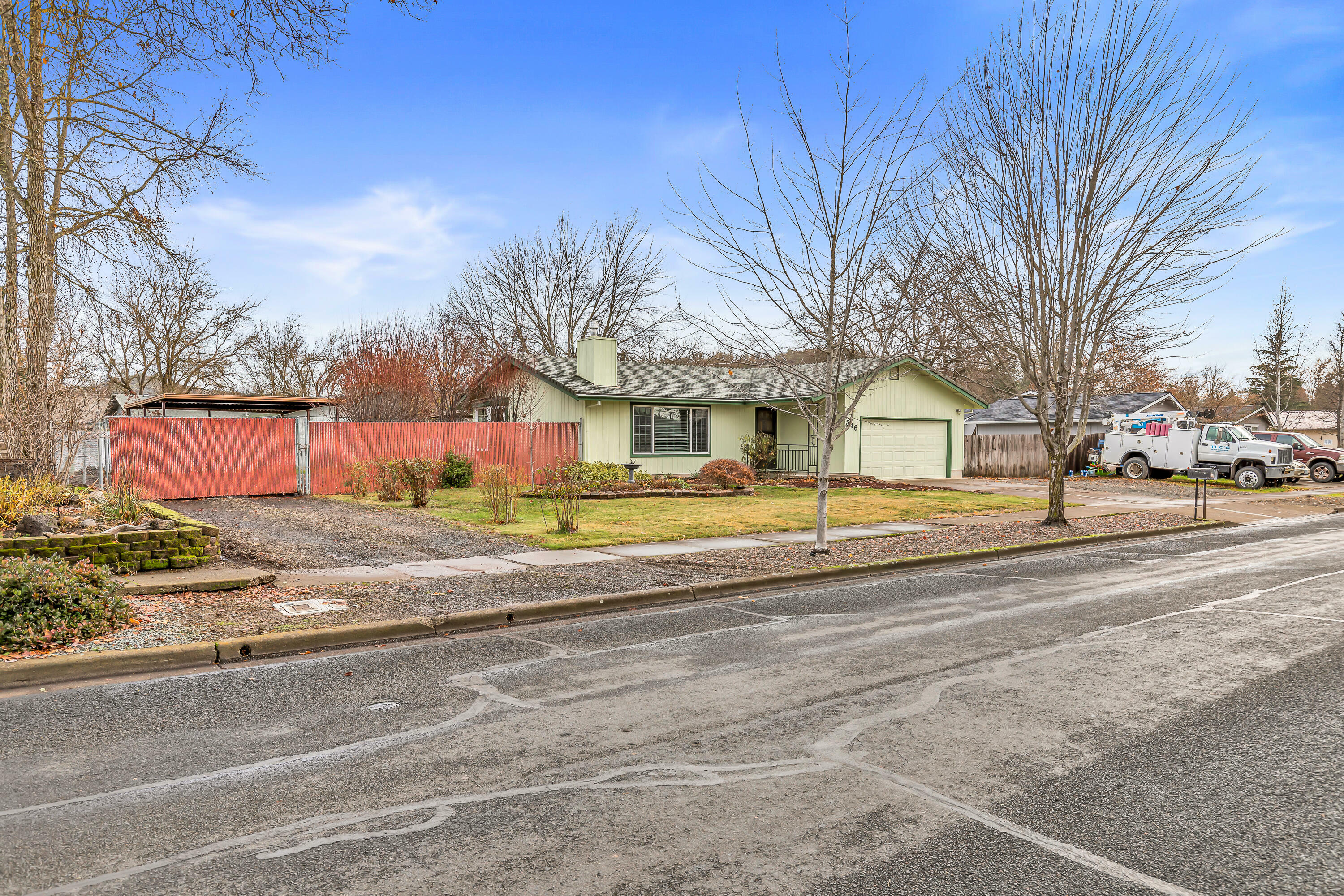 Property Photo:  346 Teakwood Drive  OR 97524 