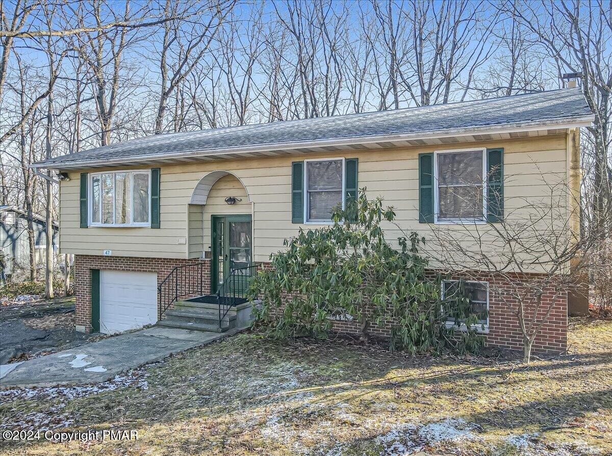 Property Photo: 47 Holly Forest Road PA 18344