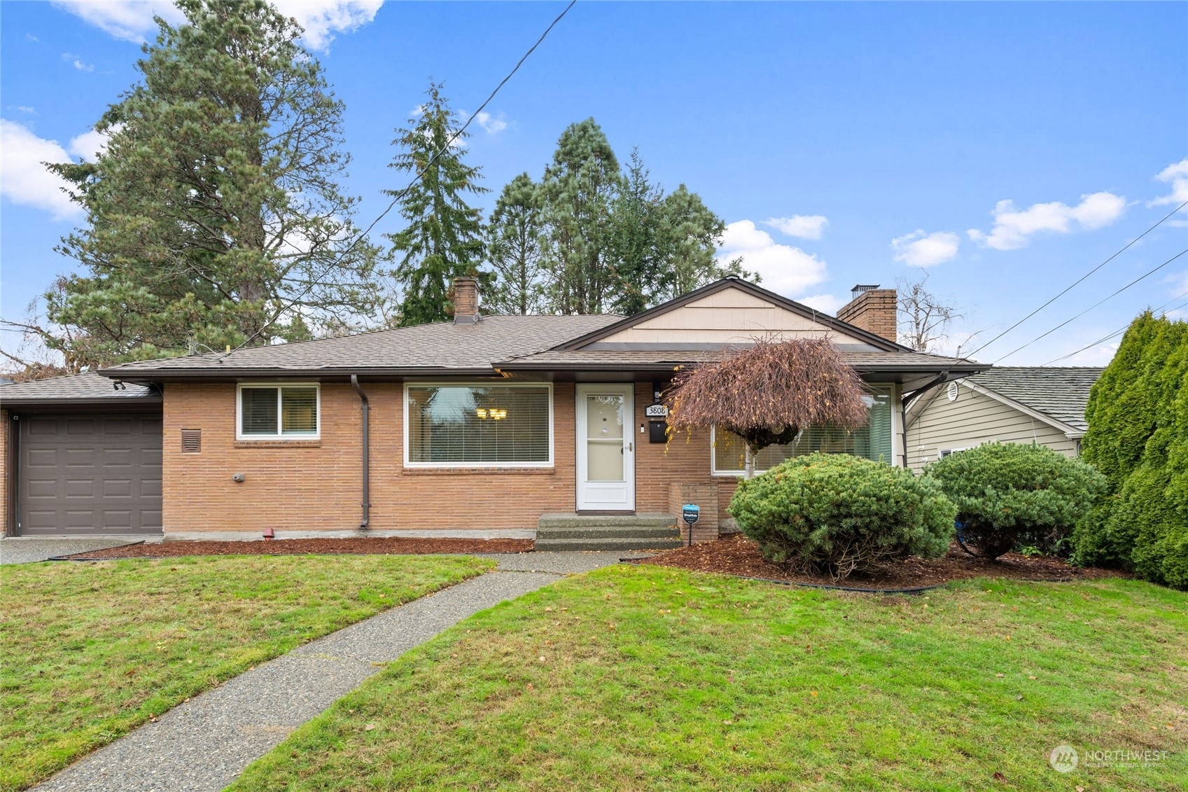 Property Photo:  3808 SW 108th Street  WA 98146 