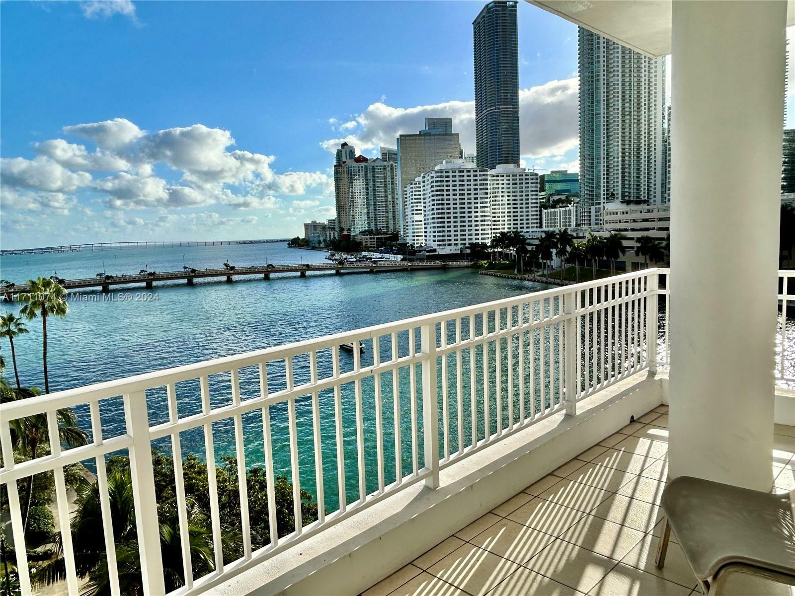 Property Photo:  801 Brickell Key Blvd 601  FL 33131 