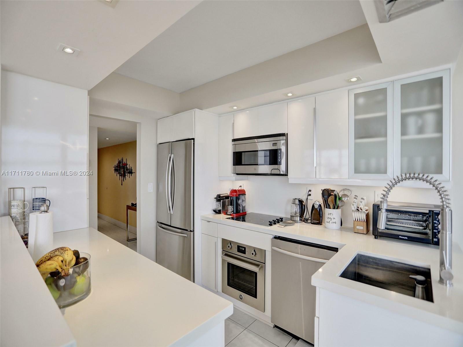 Property Photo:  18011 Biscayne Blvd 1904  FL 33160 