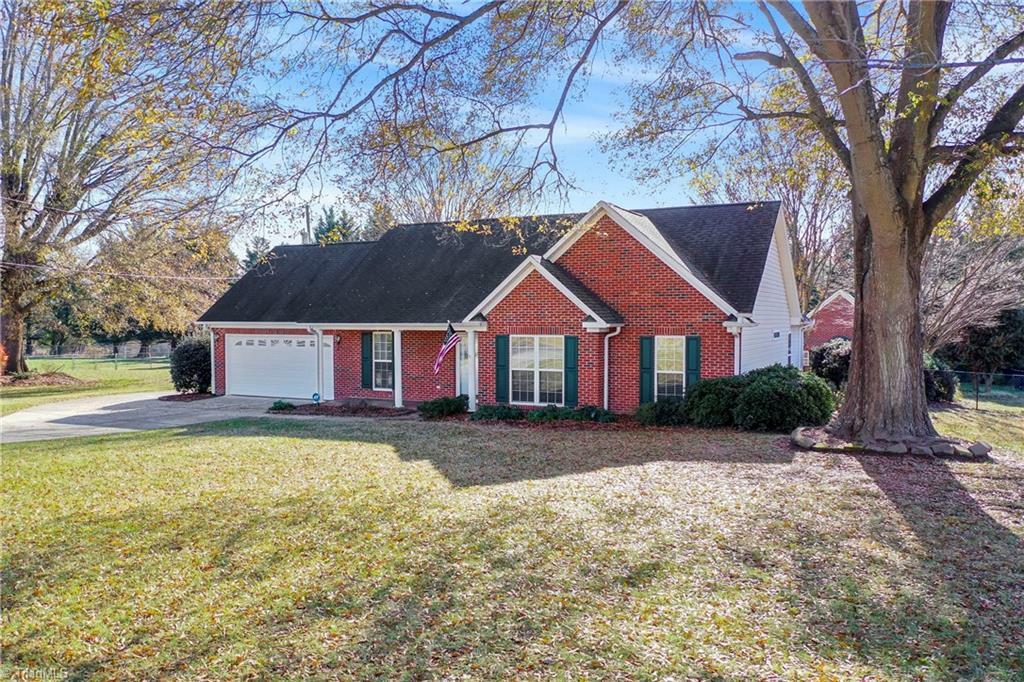 Property Photo:  2519 Sunnycrest Drive  NC 27320 