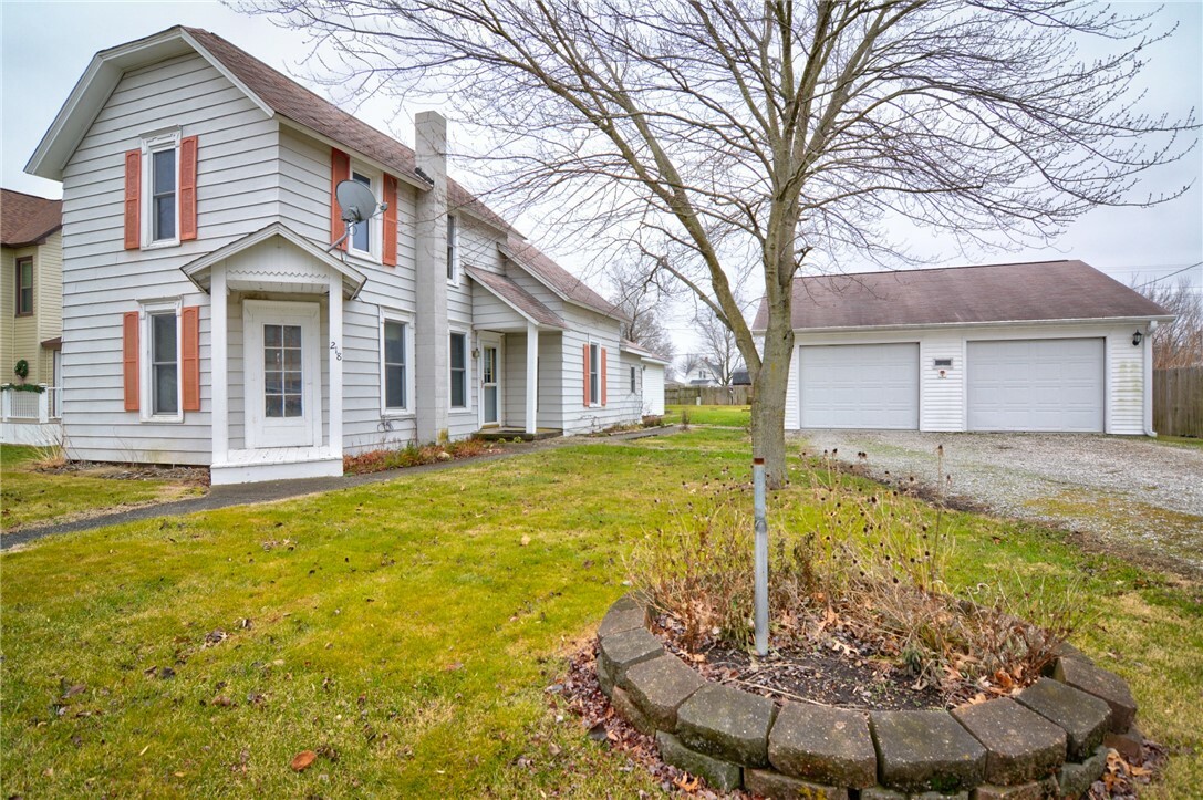 Property Photo:  218 E Seiberling Street  IL 62513 