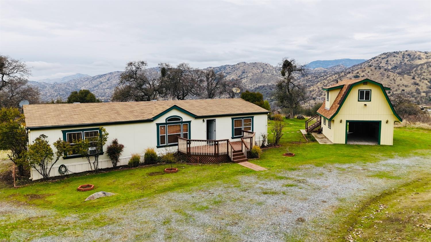 Property Photo: 39784 Cornflower Lane CA 93675