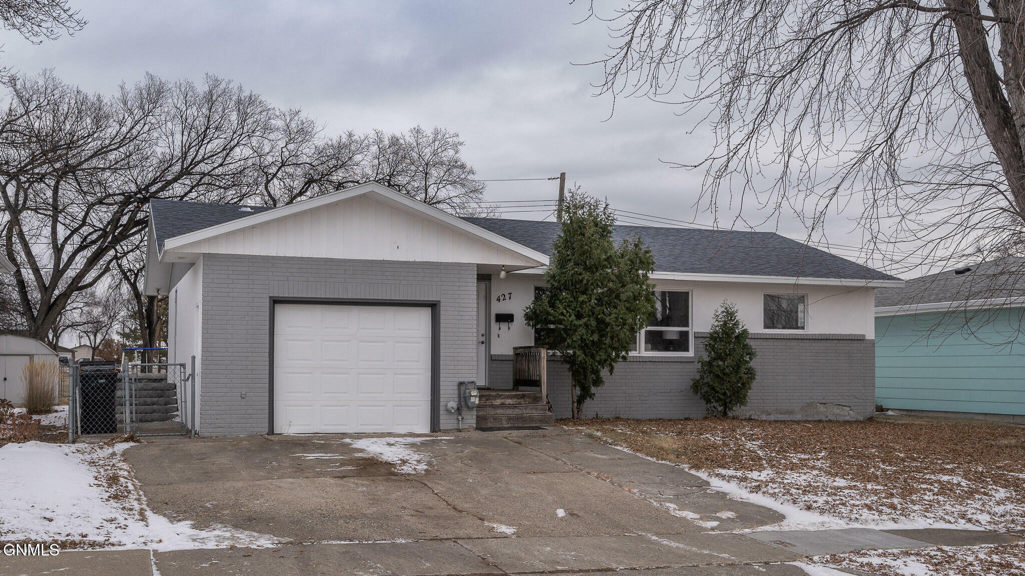 Property Photo:  427 S 17th Street  ND 58504 