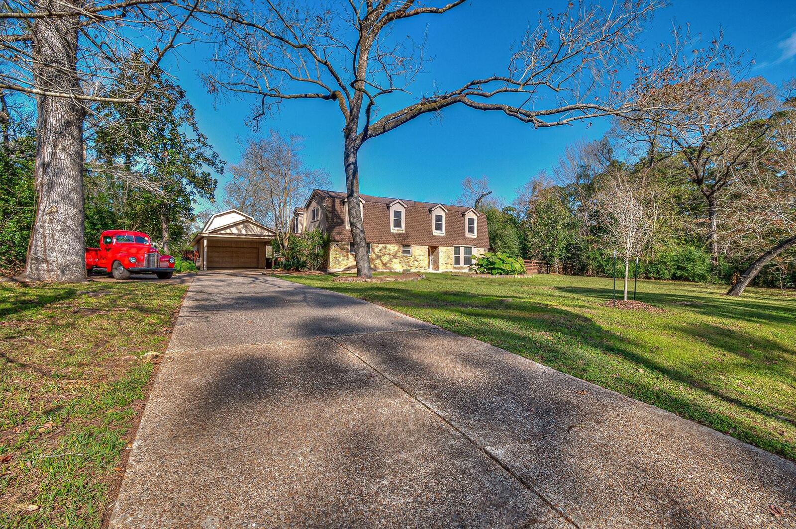 Property Photo: 1521 Hamblen Road TX 77339