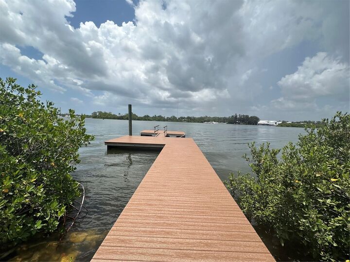 Property Photo:  945 Bayshore Drive  FL 34689 