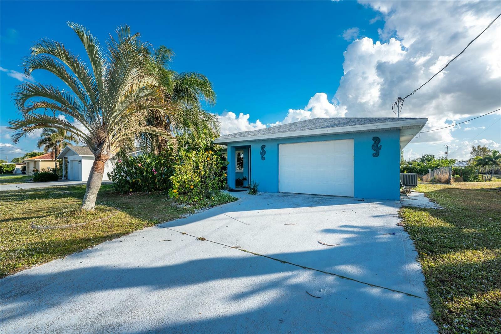 Property Photo: 27297 Voyageur Drive FL 33983