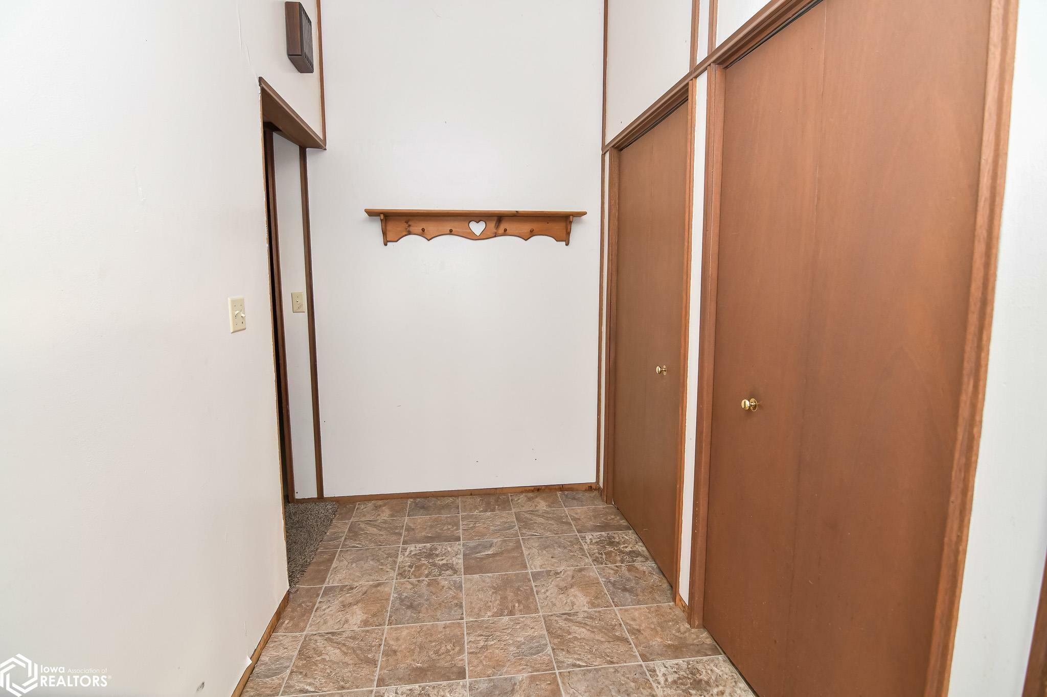 Property Photo:  1101 S 12th Street  IA 50158 