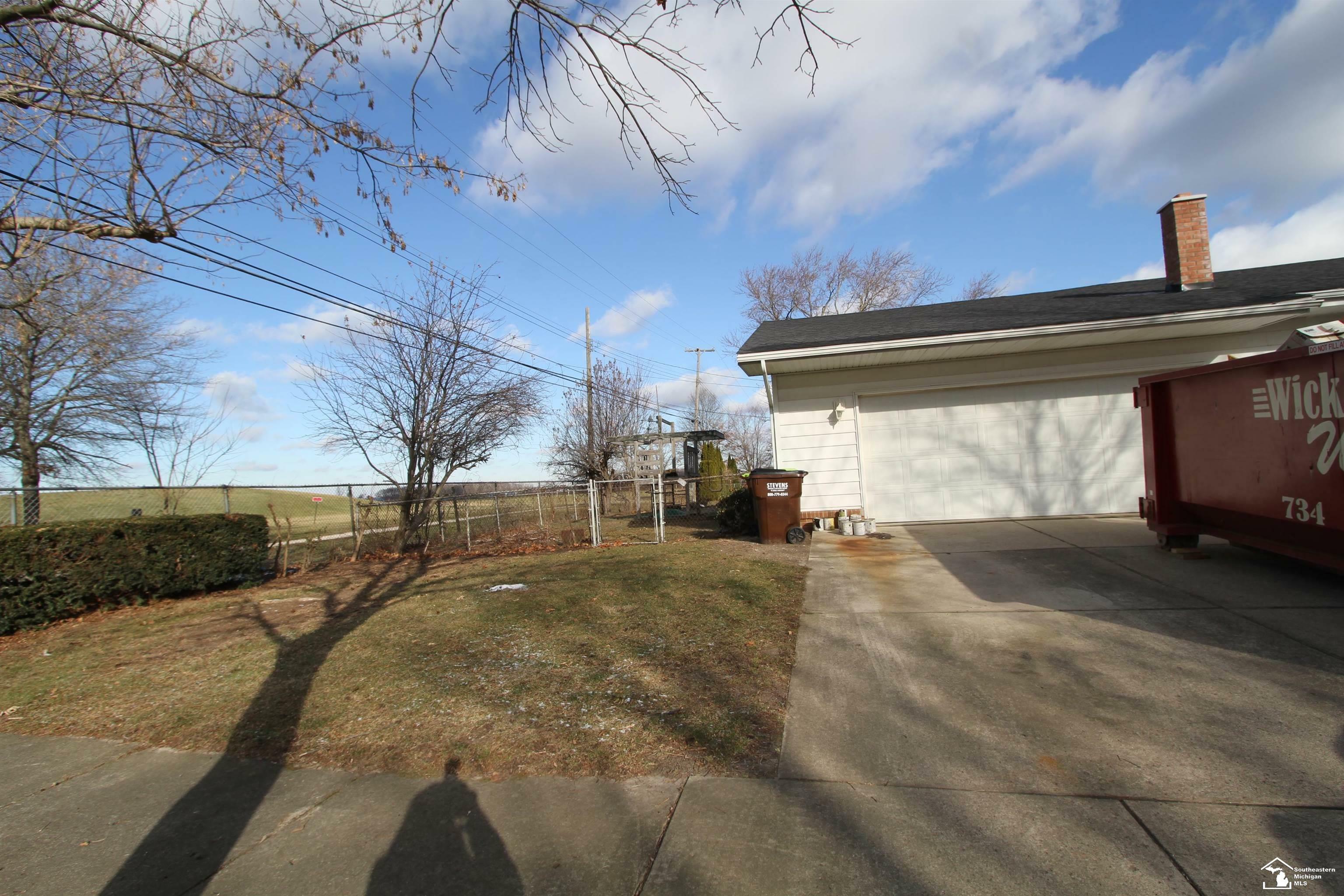 Property Photo:  2462 Alford Street  MI 48162 