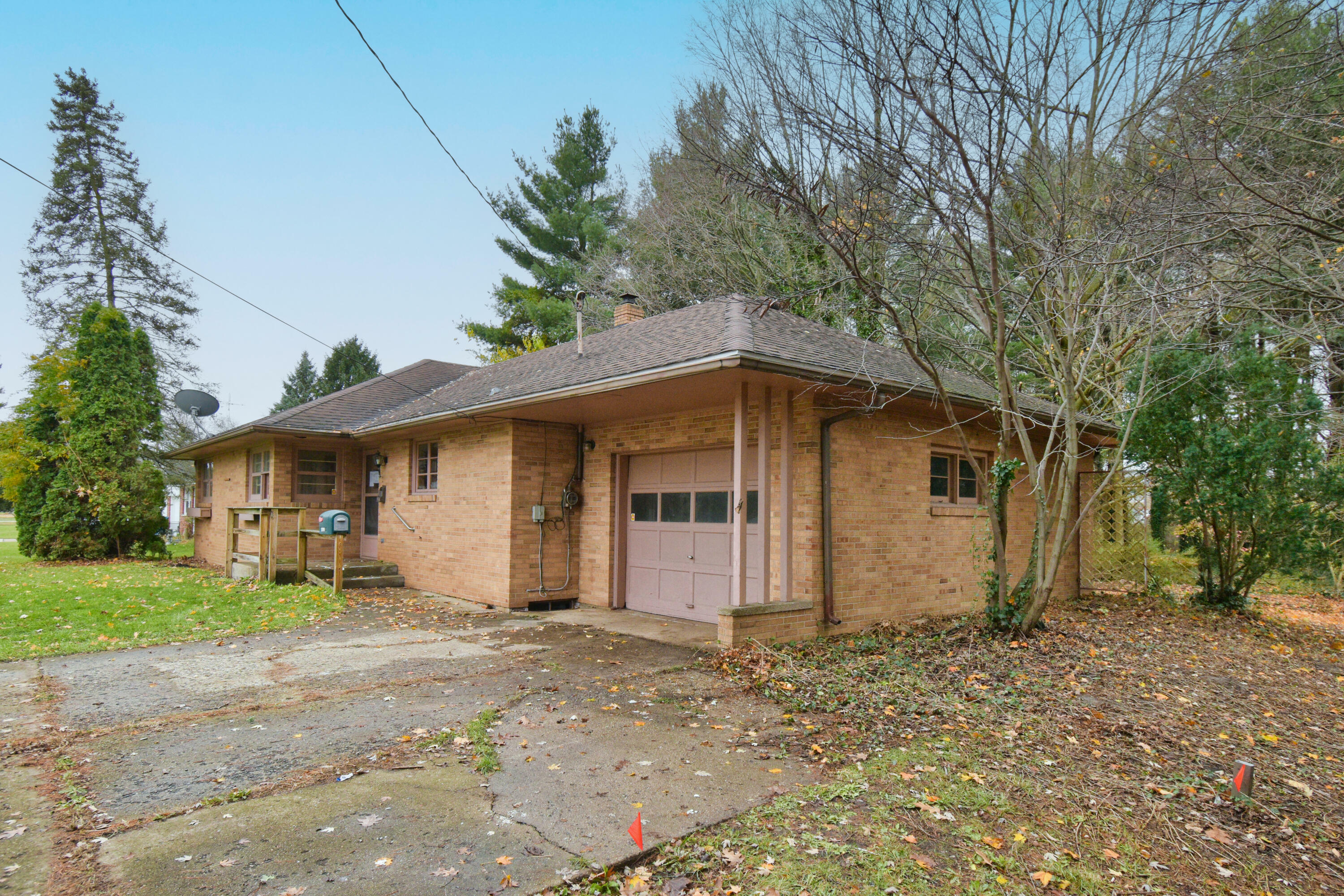 Property Photo:  5290 Cleveland Avenue  MI 49127 