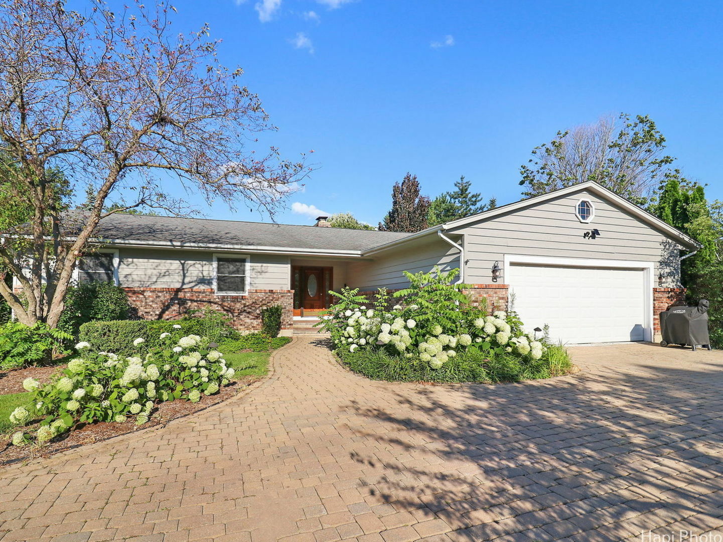 Property Photo:  1307 Cardinal Drive  IL 60102 