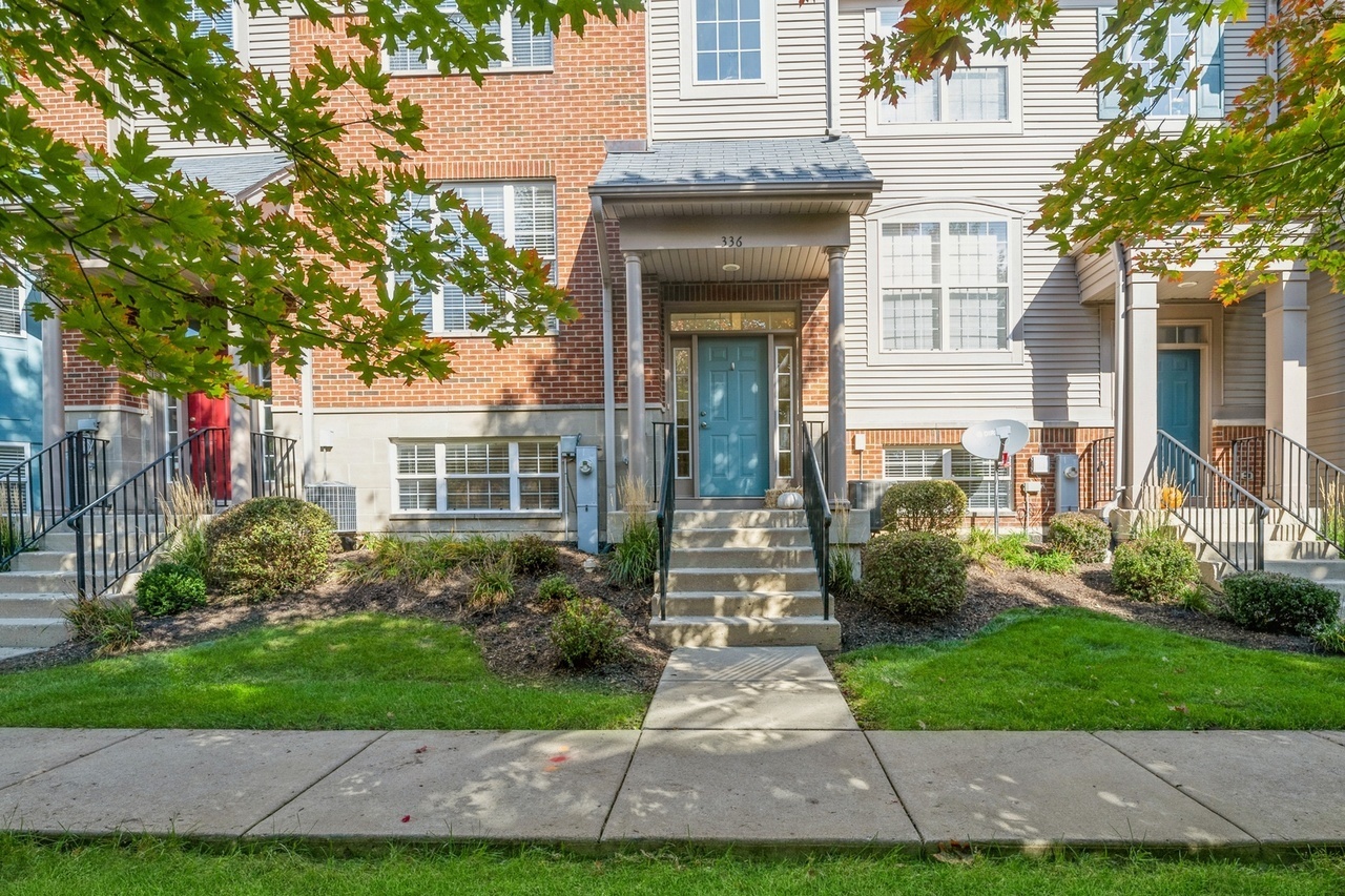 Property Photo:  336 Station Park Circle 336  IL 60030 