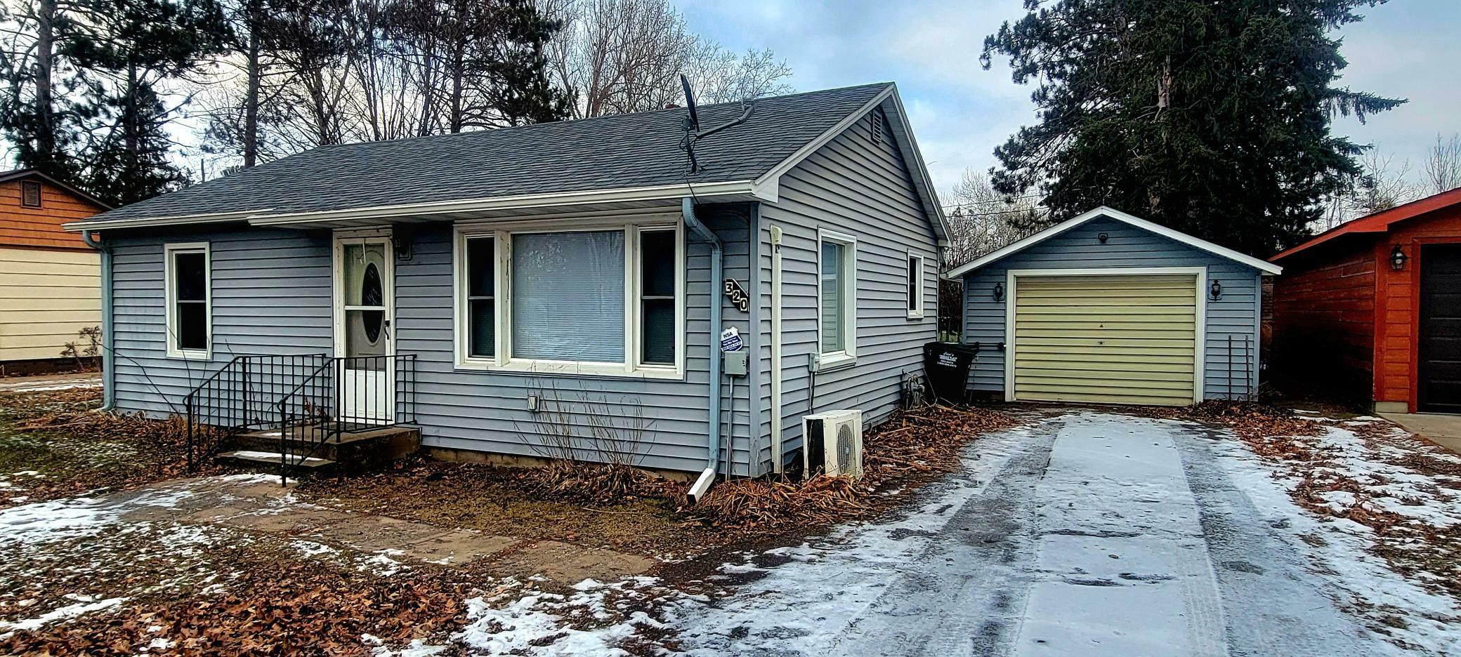 Property Photo:  320 Oak Street S  MN 56359 