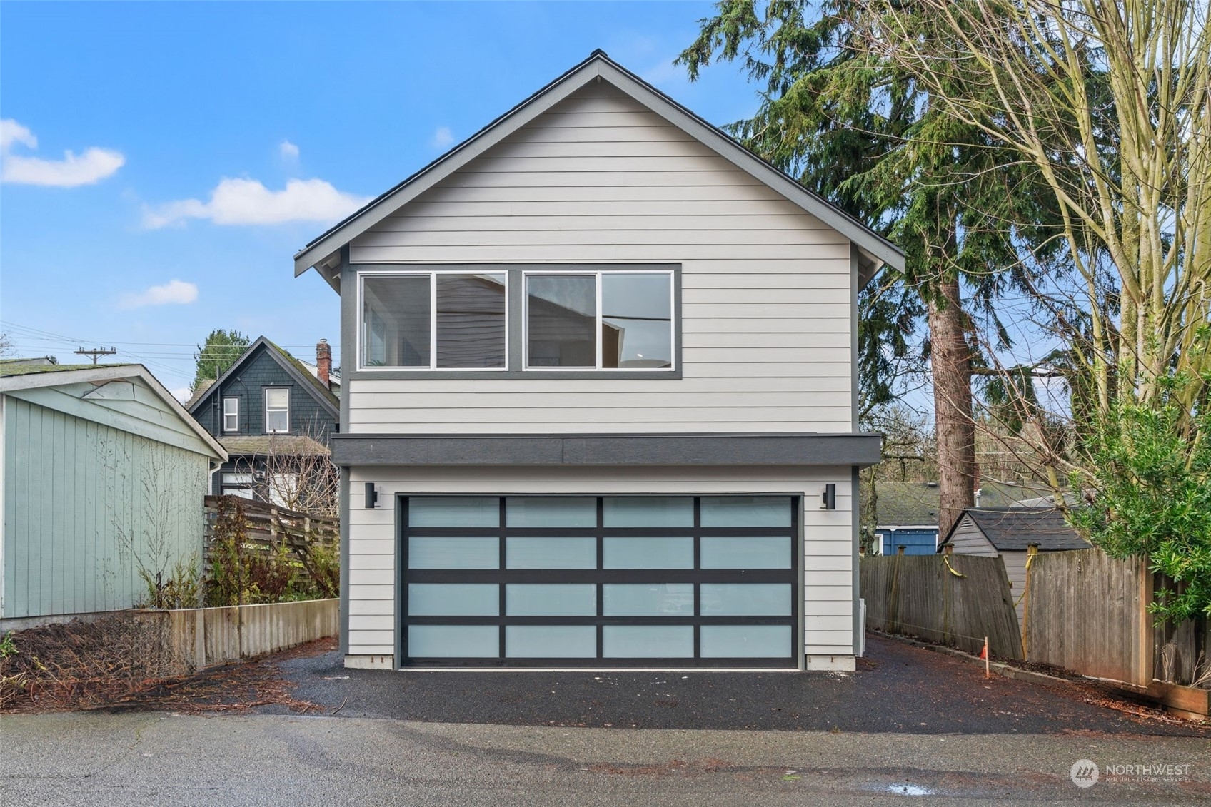 Property Photo:  3806  35th Avenue W 2  WA 98199 