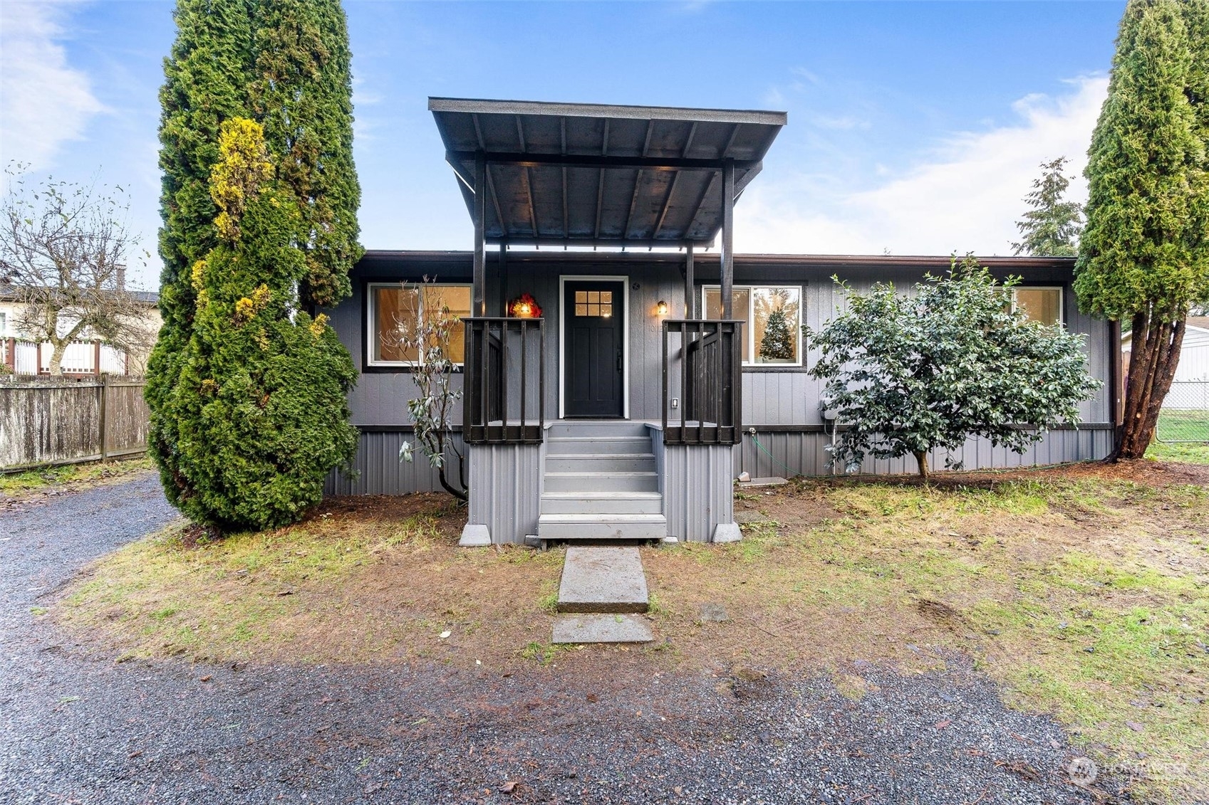 Property Photo:  10112  Holly Drive  WA 98204 