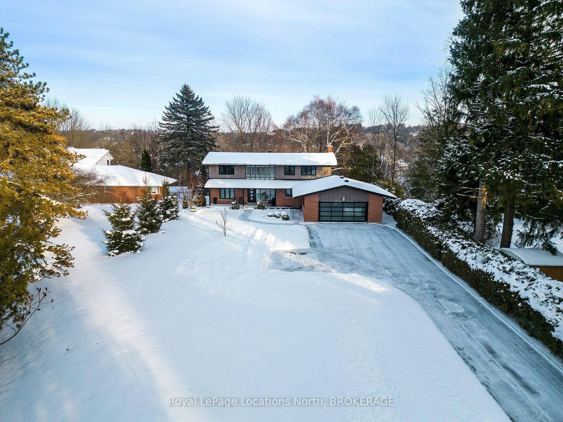 Property Photo:  515 4th Ave W  ON N4K 4V3 