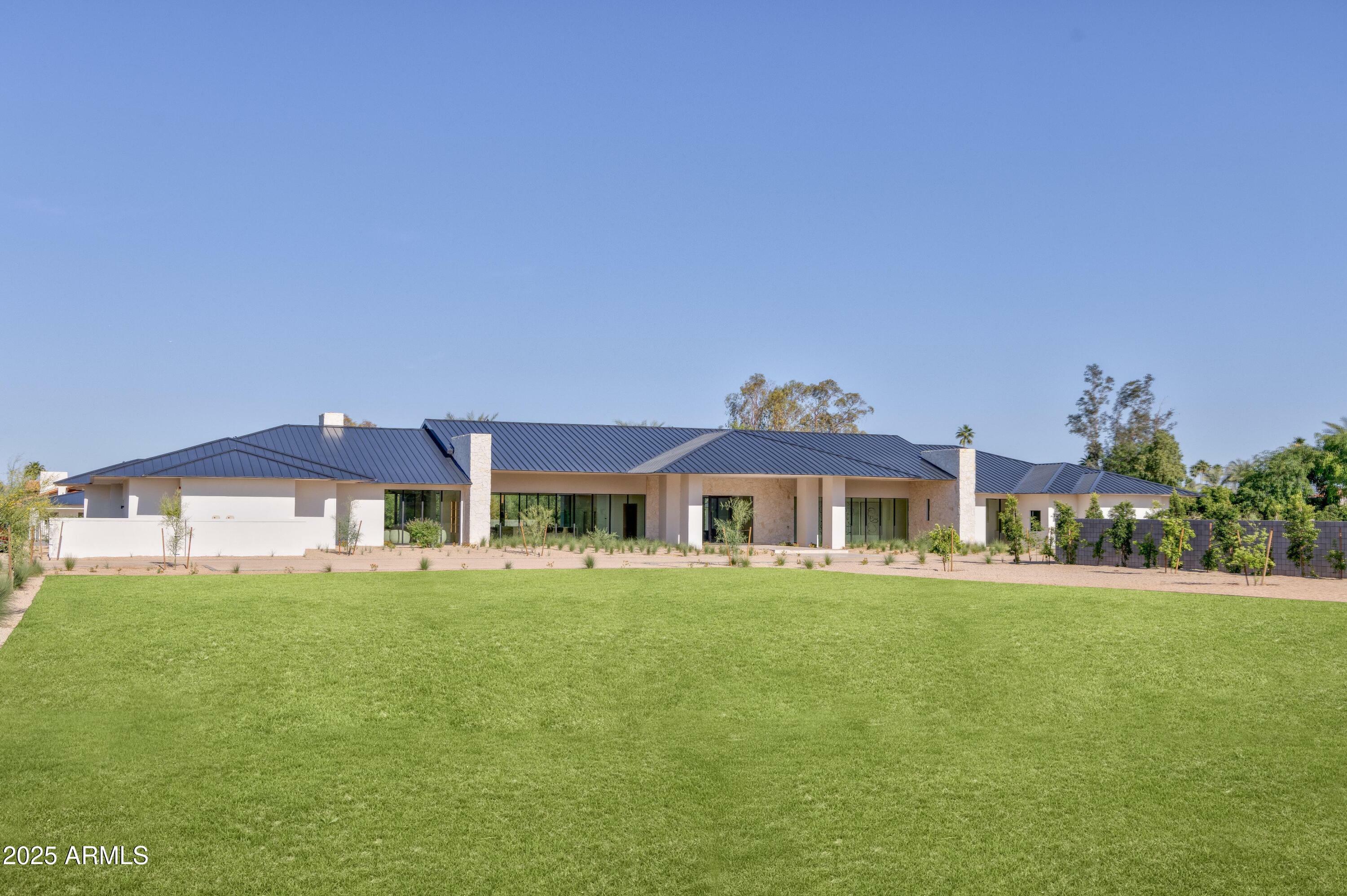 Property Photo: 6215 N Casa Blanca Drive AZ 85253