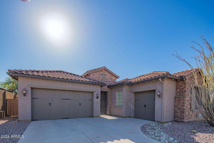 Property Photo:  2029 W Tallgrass Trail  AZ 85085 