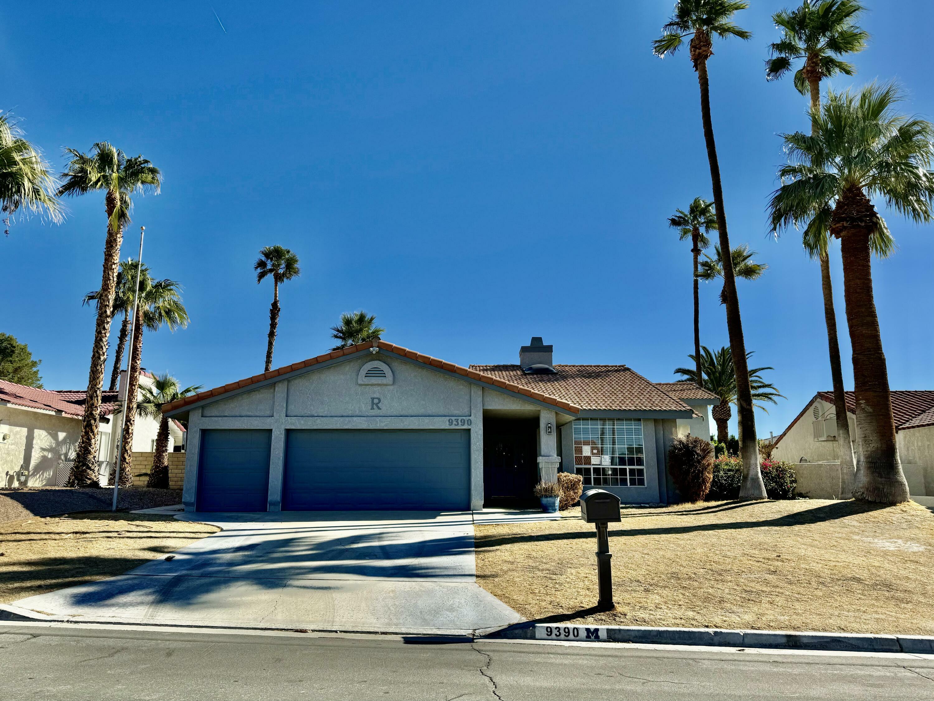 Property Photo:  9390 Oakmount Boulevard  CA 92240 