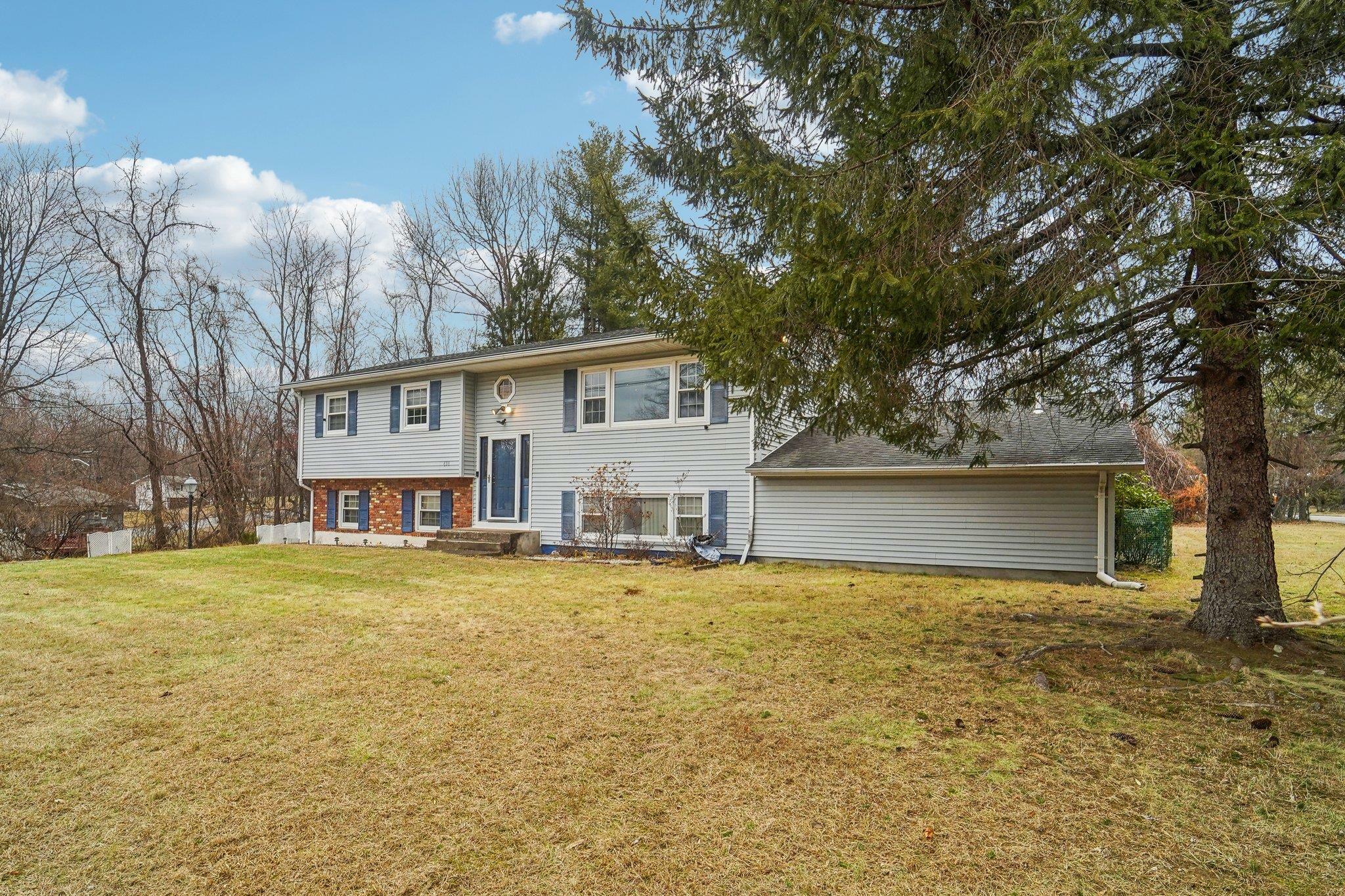 Property Photo:  630 New Hempstead Road  NY 10977 