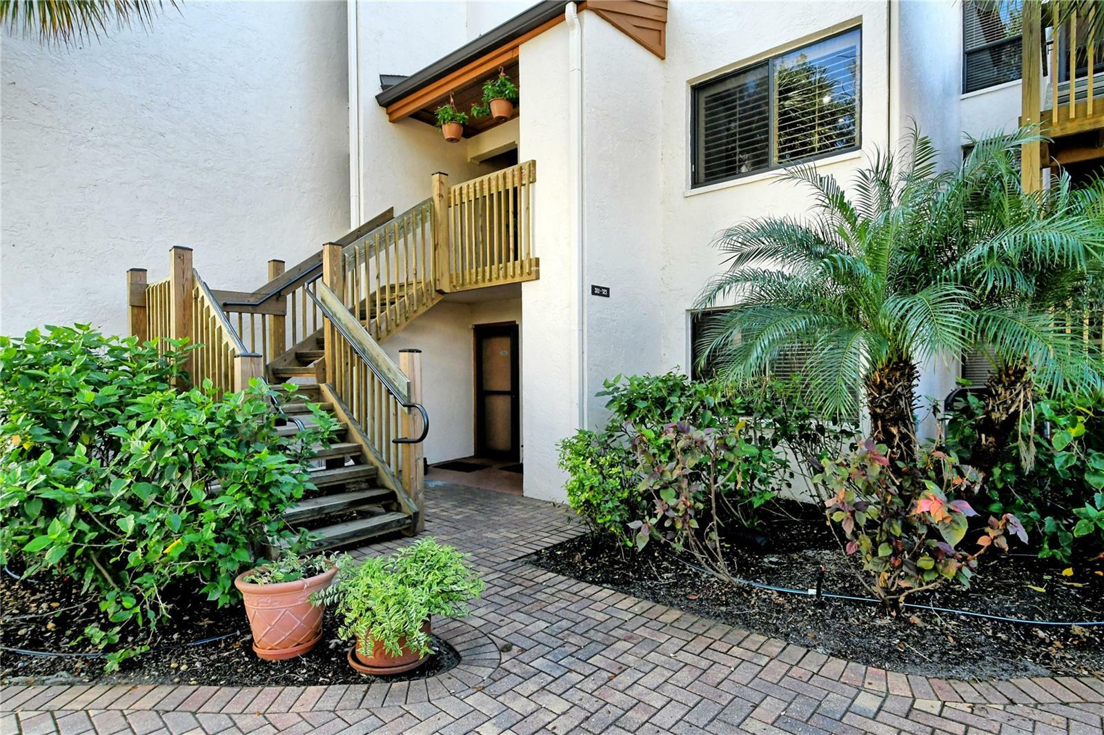 Property Photo:  1700 Cove Ii Place 311  FL 34242 