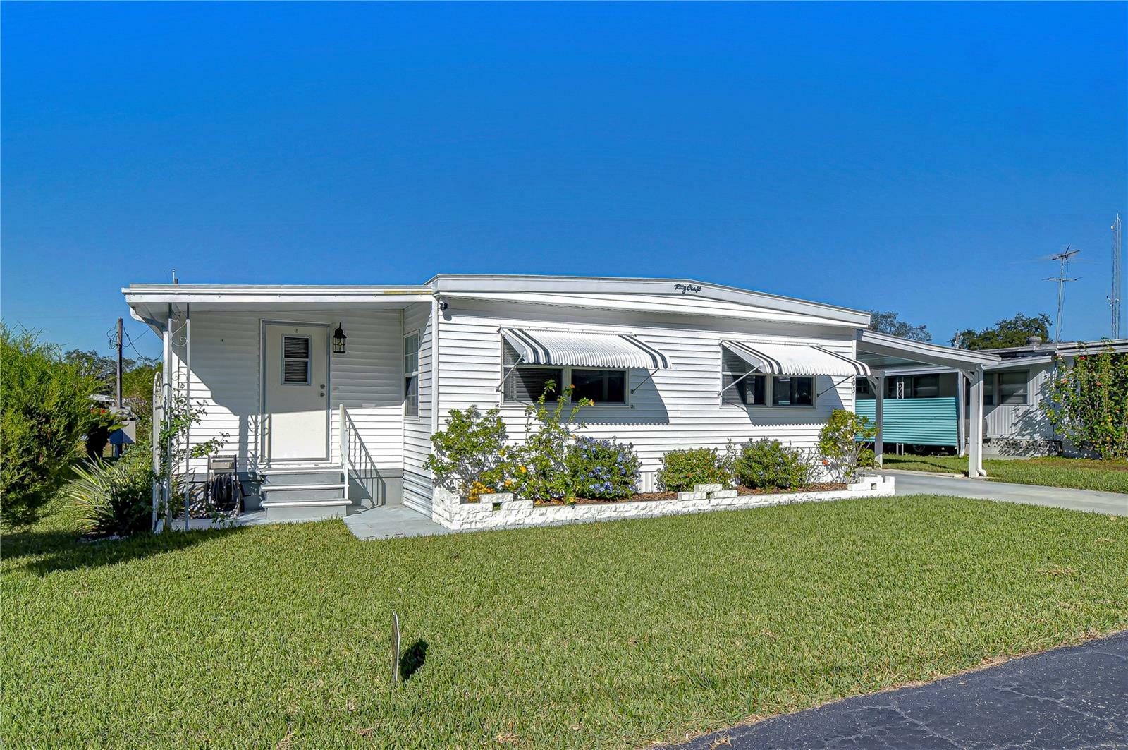 Property Photo:  37303 Kinkaid Drive  FL 33541 