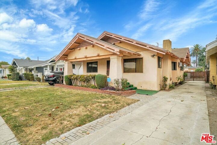 Property Photo:  1743 W 39th Place  CA 90062 