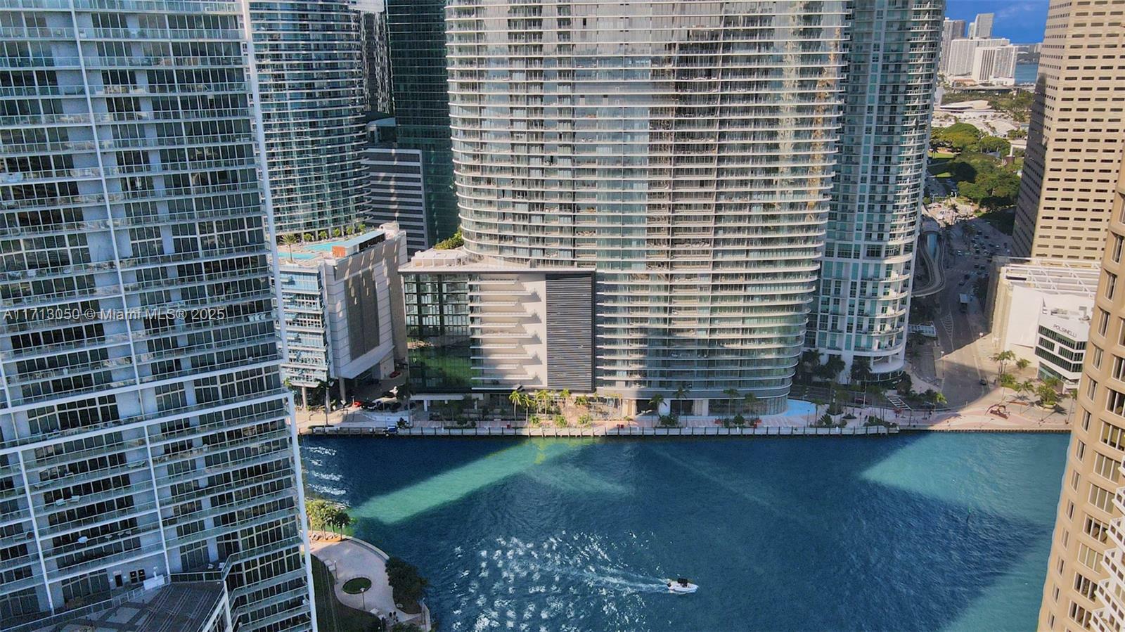 Property Photo:  300 Biscayne Blvd Way 3605  FL 33131 