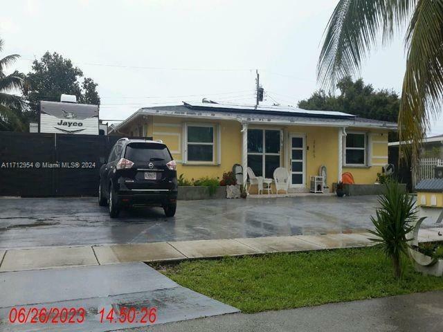 3865 SW 33rd Ct  West Park FL 33023 photo