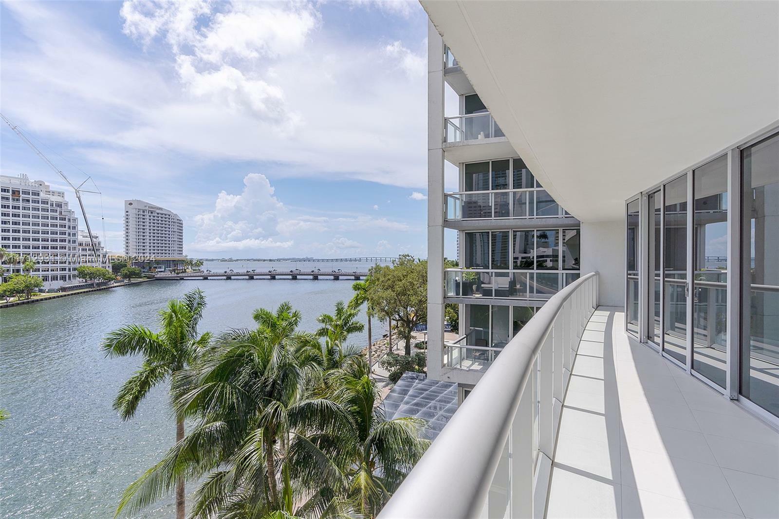 Property Photo:  495 Brickell Ave Bay407  FL 33131 