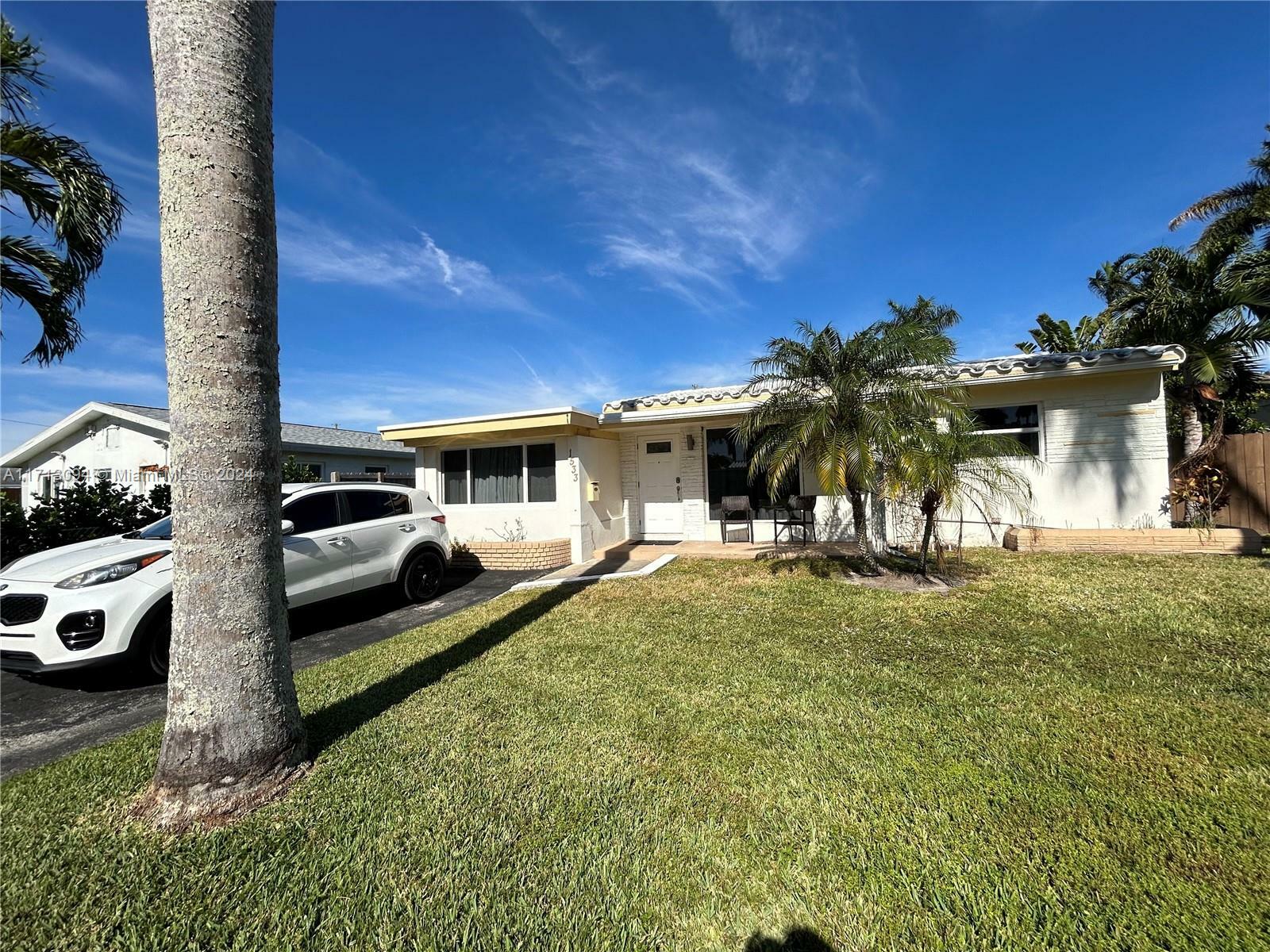 Property Photo:  1533 Cleveland St  FL 33020 