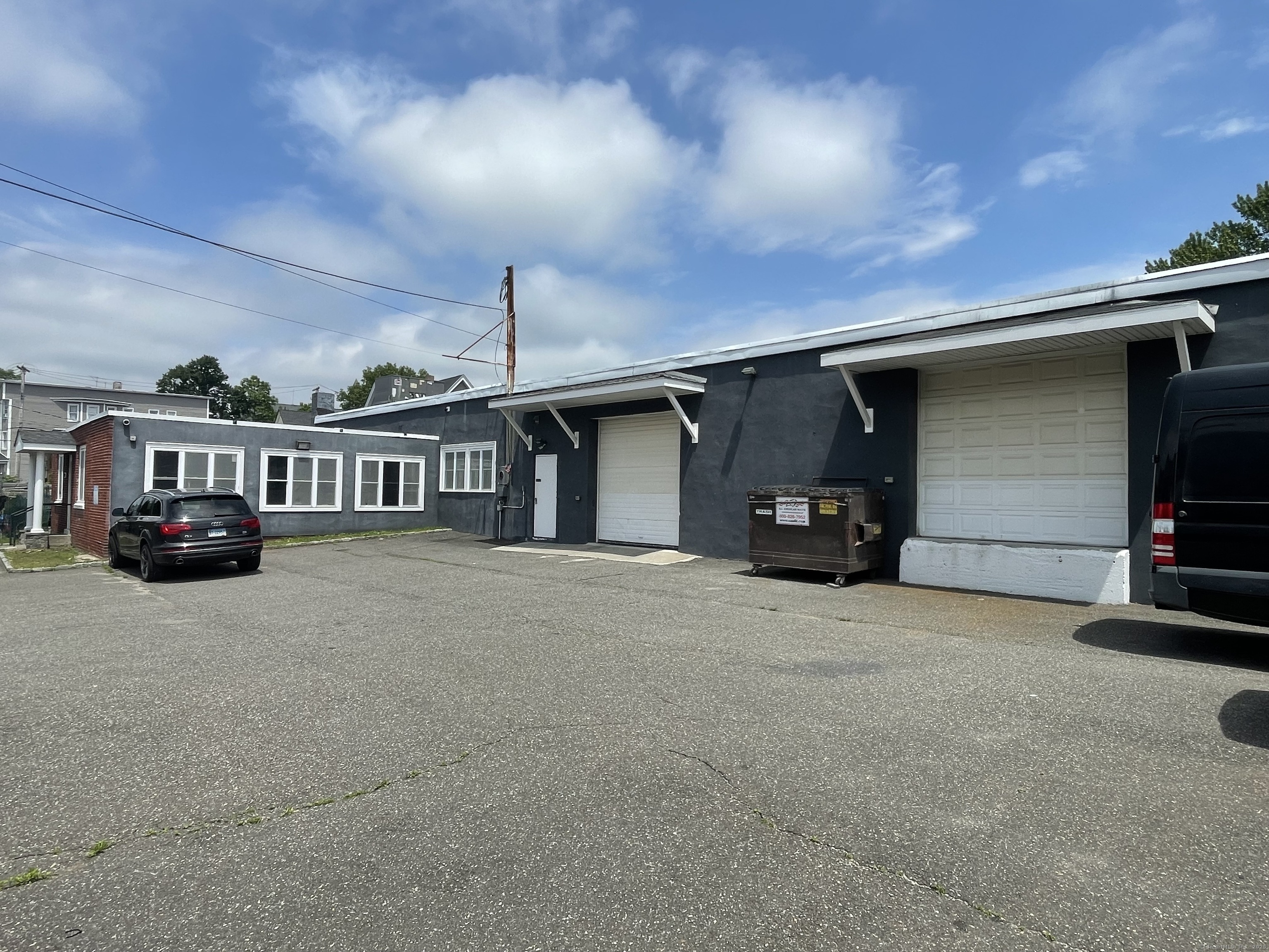 Property Photo: 1318 Kossuth Street CT 06608