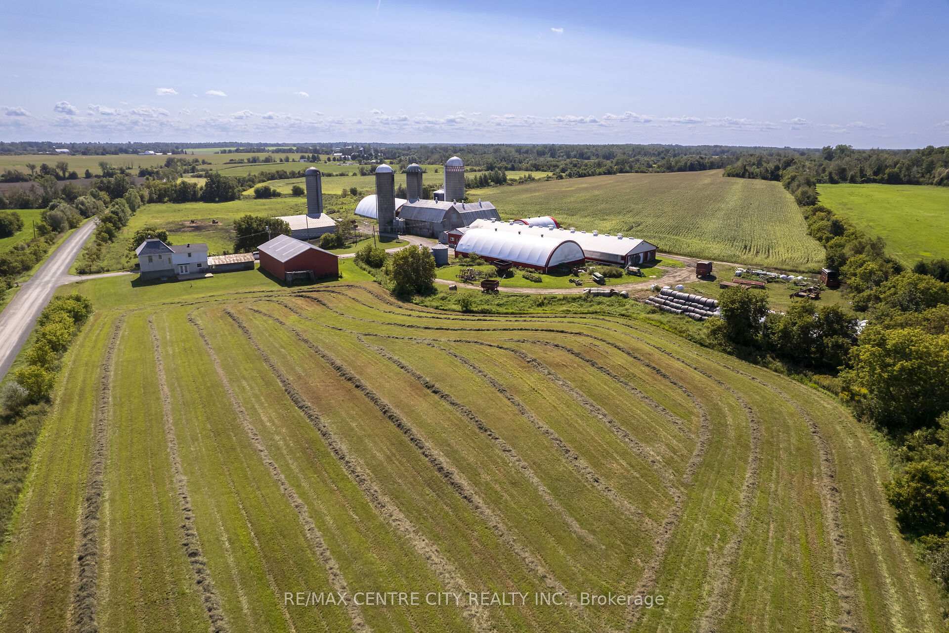 Property Photo: 4790 Sarsfield Road ON K4B 1J1