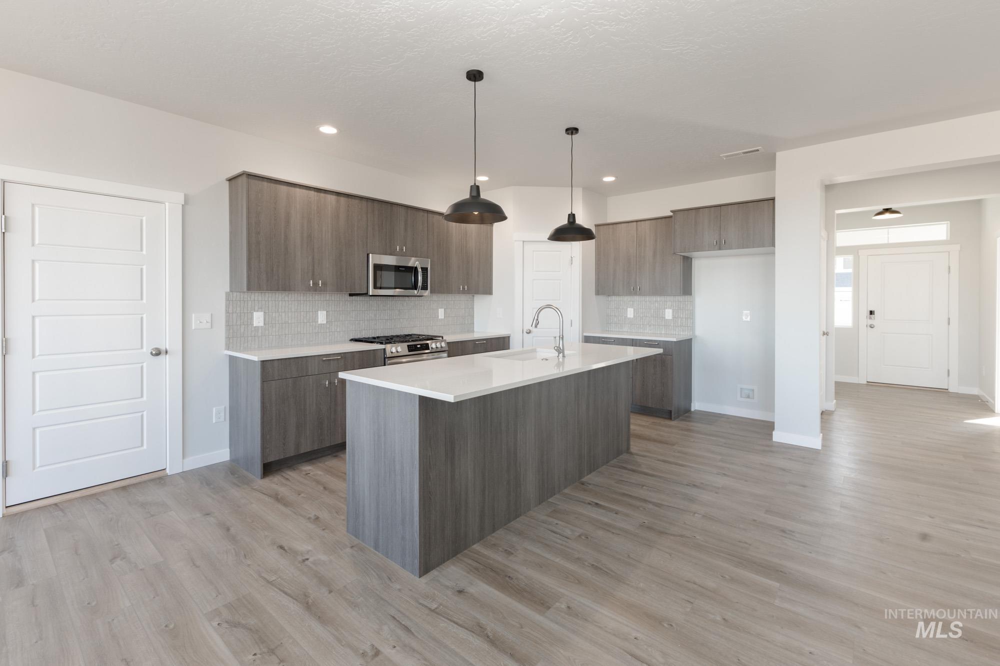 Property Photo: 8148 E Red Horse St ID 83687