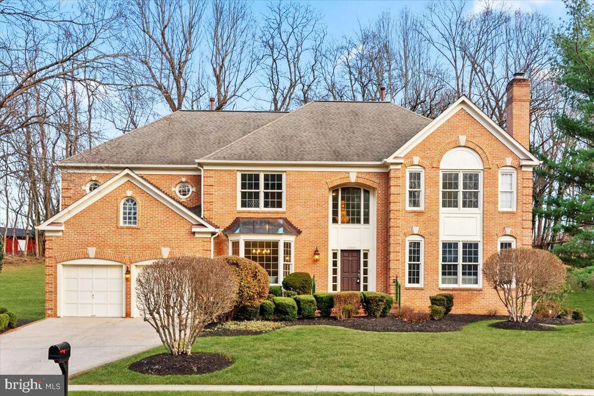 Property Photo: 10200 Castlewood Lane VA 22124