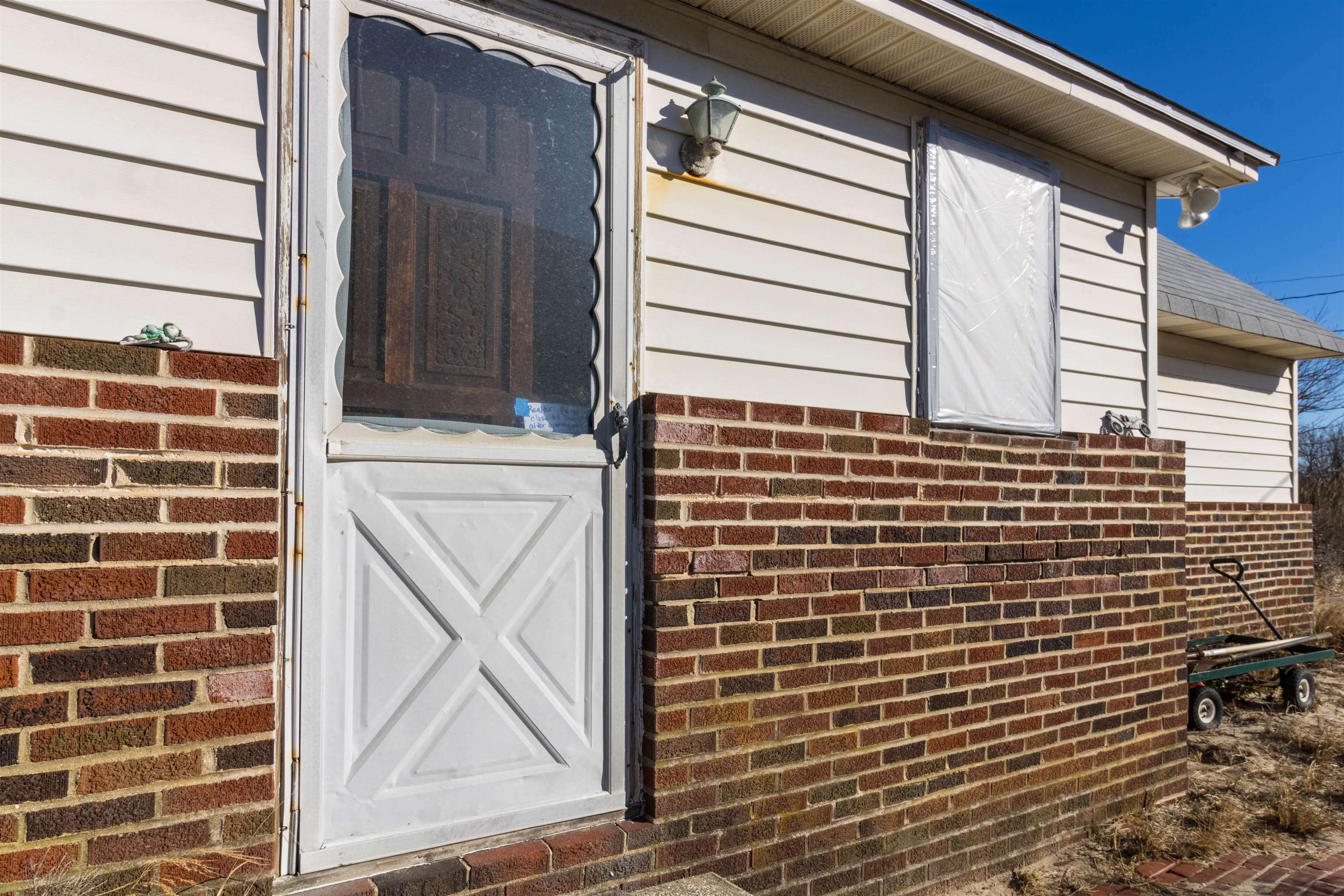 Property Photo:  205 Delaware  NJ 08251 