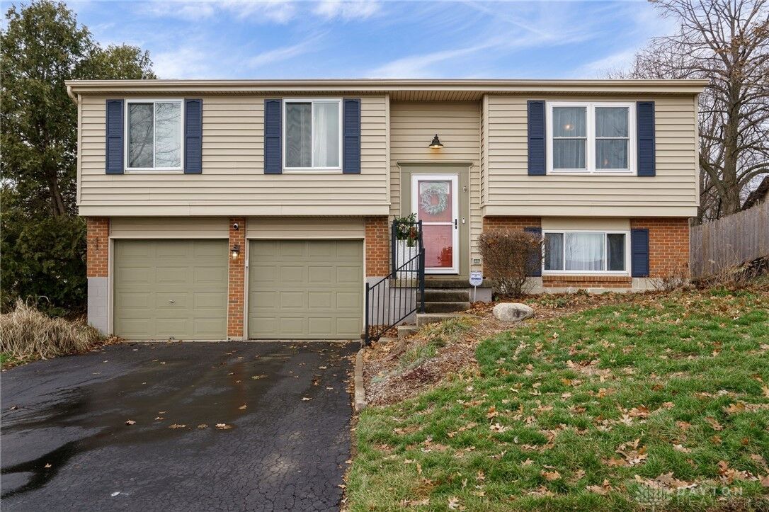 Property Photo:  2384 Cross Village Drive  OH 45342 