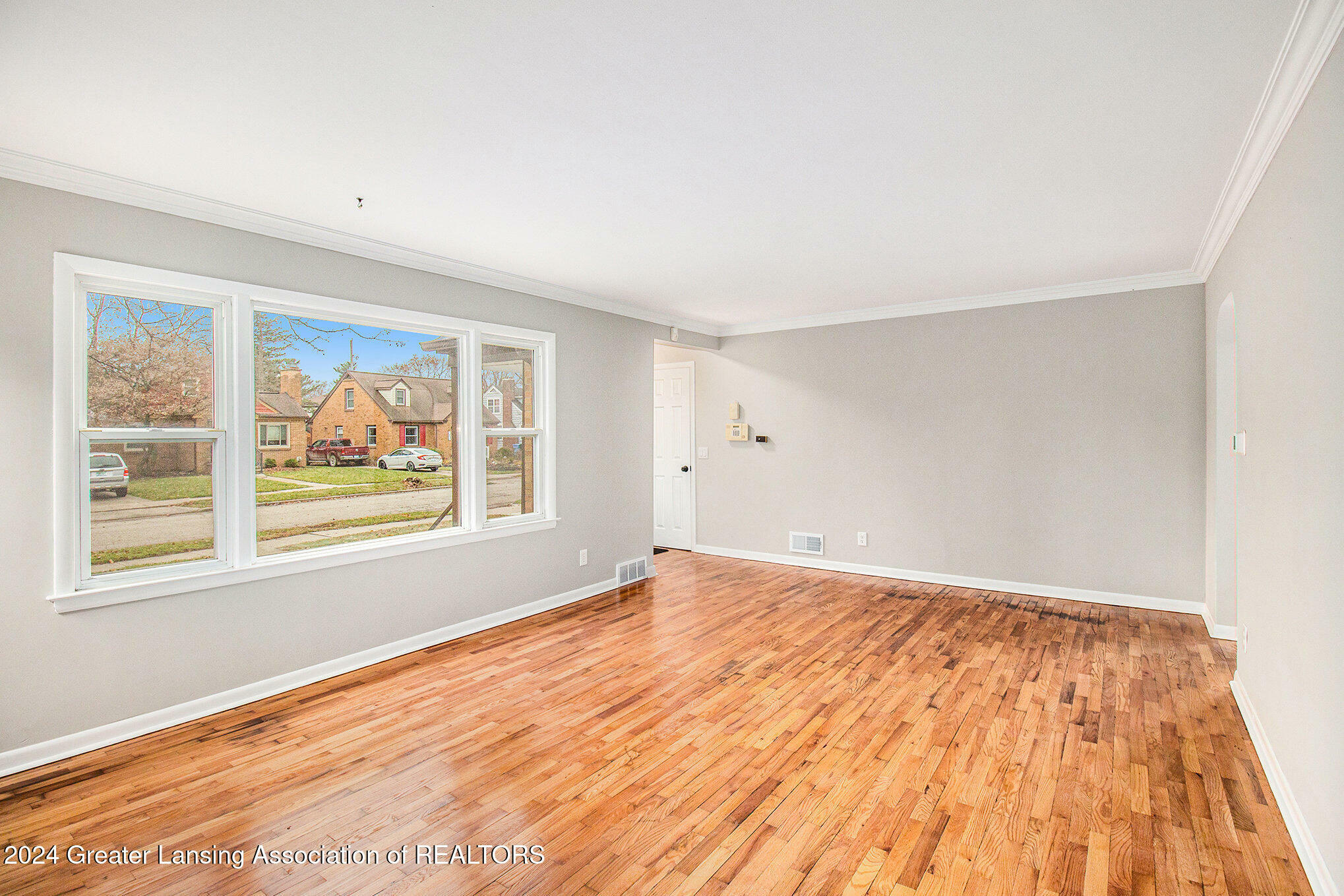 Property Photo:  1433 Sunnyside Avenue  MI 48910 