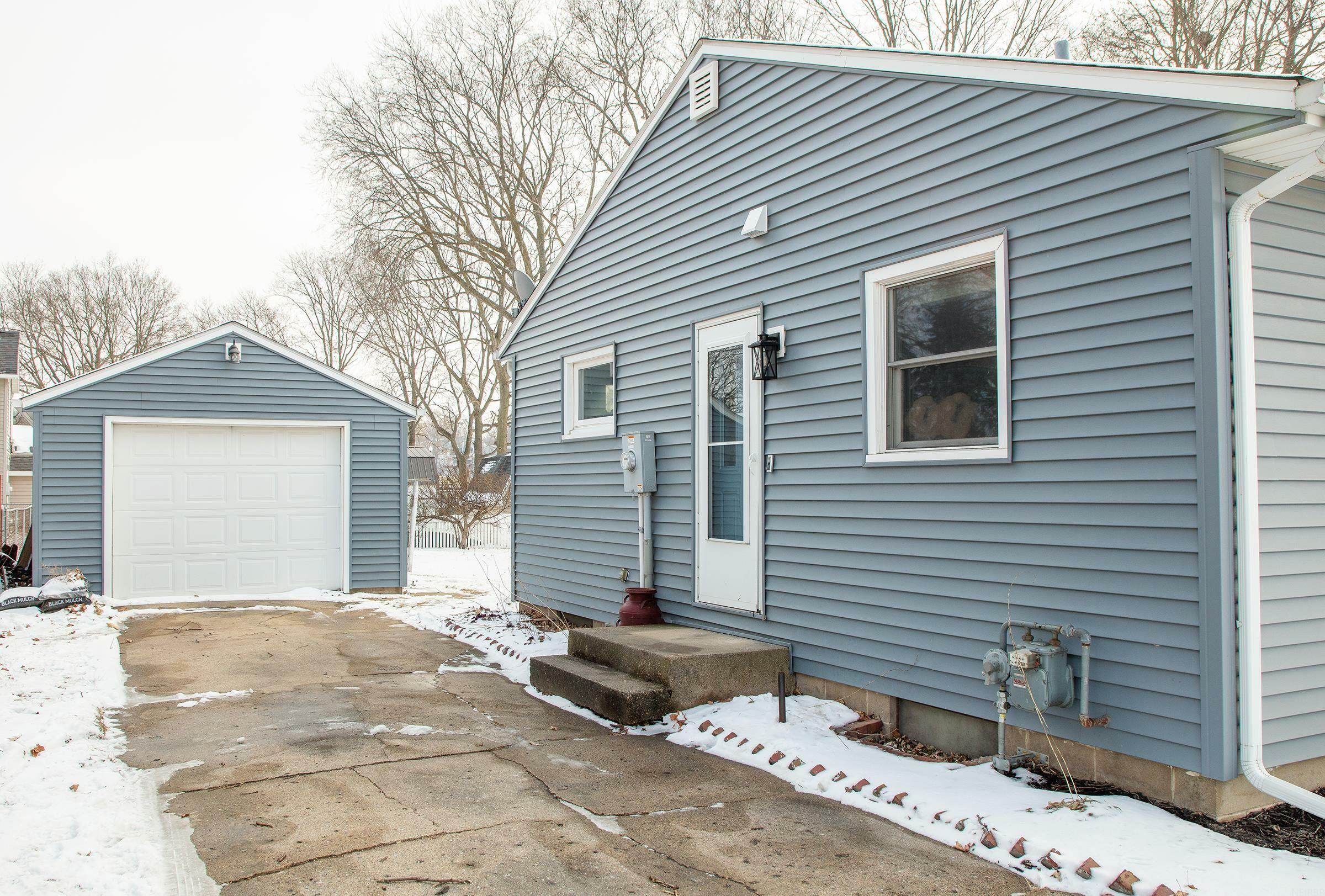 Property Photo:  516 NW 1st Street  IA 50677 