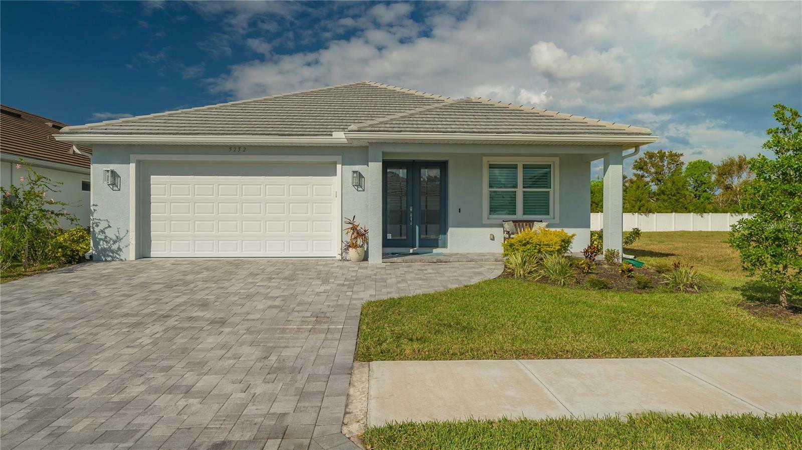 Property Photo: 5252 Willow Lake Court FL 34233
