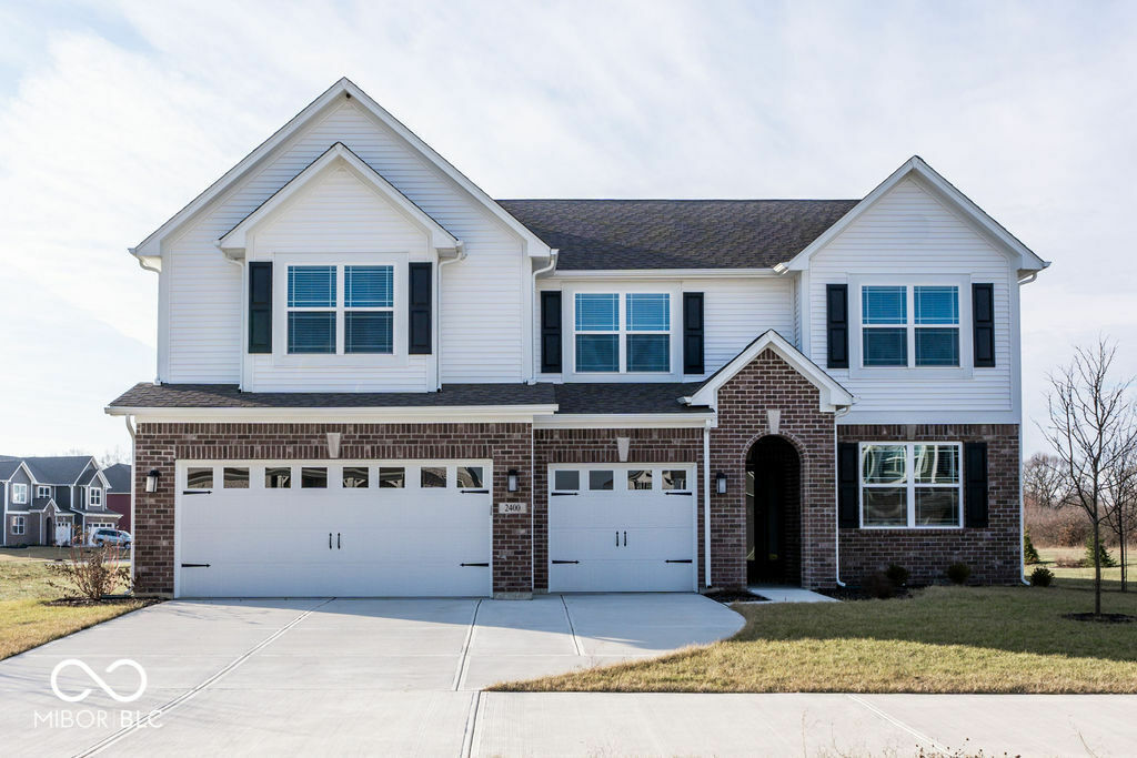 Property Photo: 2400 Oakmont Drive IN 46168