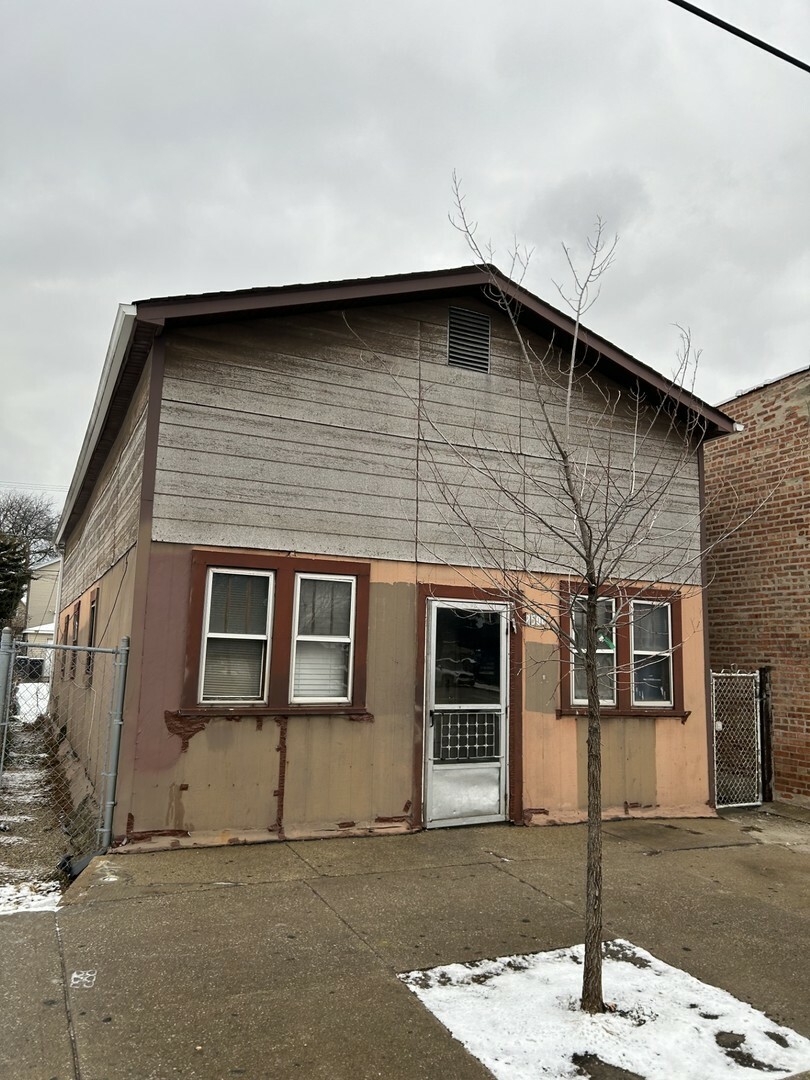 Property Photo:  2500 W 47th Street  IL 60632 