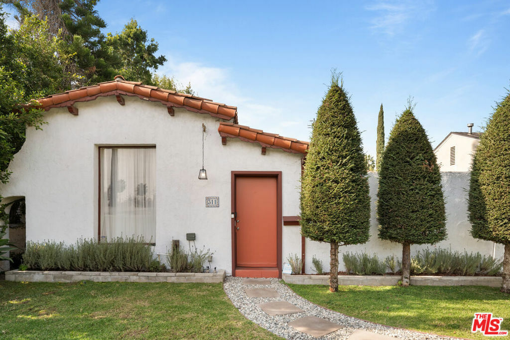 311 N Doheny Drive  Beverly Hills CA 90211 photo