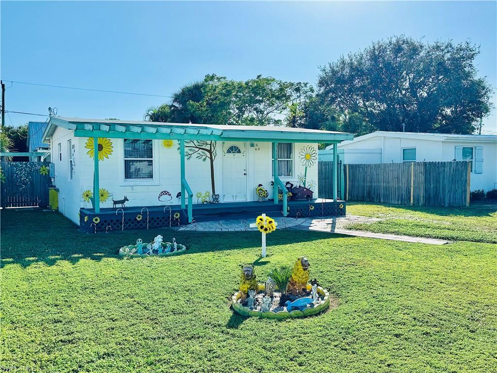 Property Photo:  3116 Connecticut Ave  FL 34112 