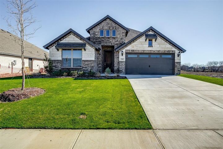 Property Photo: 560 Holiday Avenue TX 75165